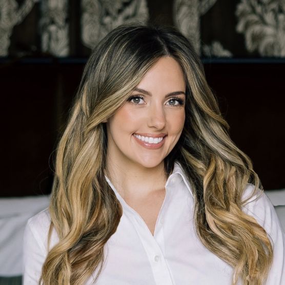 Lauren Schechter, Counselor