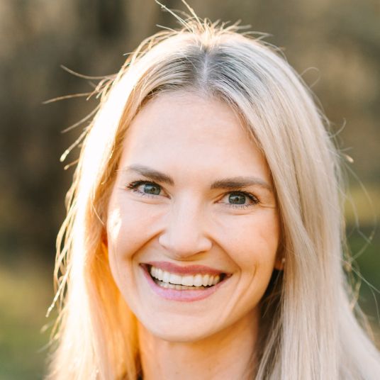Leandra Fifer, Counselor