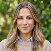 Shannon Lopynski, Psychotherapist